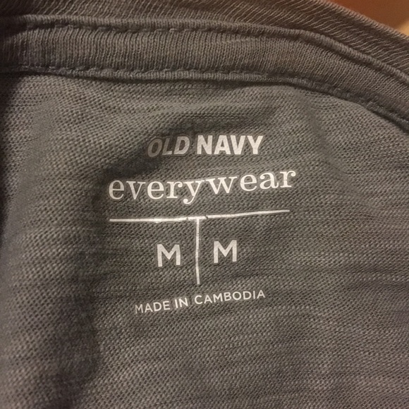 BUY 4 FOR 15$ // OLD NAVY V-Neck Grey Shirt - Picture 4 of 5